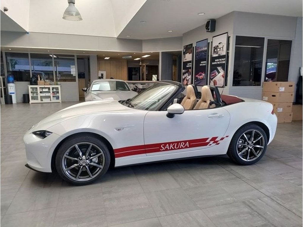 Mazda MX-5 2.0 SKYACTIV-G "SAKURA", Cabriolet, Wit, Bedrijf, 2 zetels