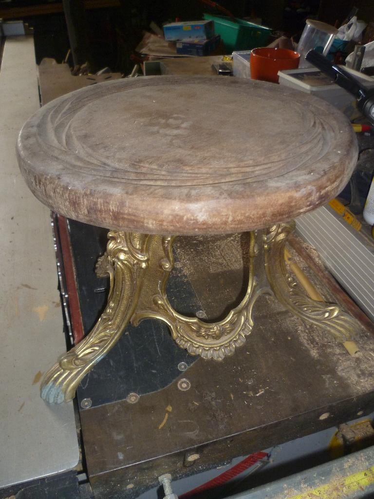 OUDE BRONZEN SOKKEL, Ophalen