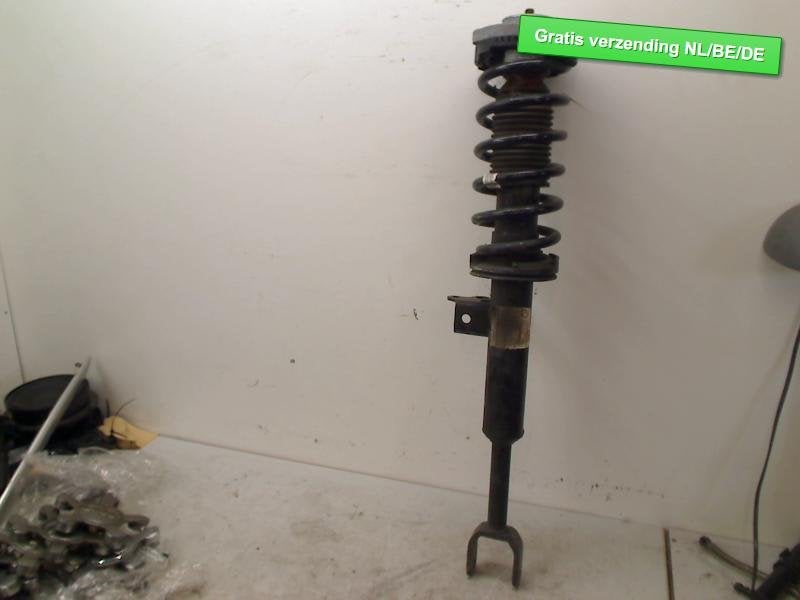 AMORTISSEUR OU ABSORBEUR DE CHOC AVANT DROIT 5 serie (F10), Utilisé, BMW, Petuelring 130
80809  München, DE, Bayerische Motoren Werke AG