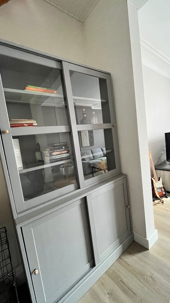 Vitrine kast IKEA grijs )122-47-212cmH, Huis en Inrichting, Ophalen, 100 tot 150 cm, 200 cm of meer, Zo goed als nieuw
