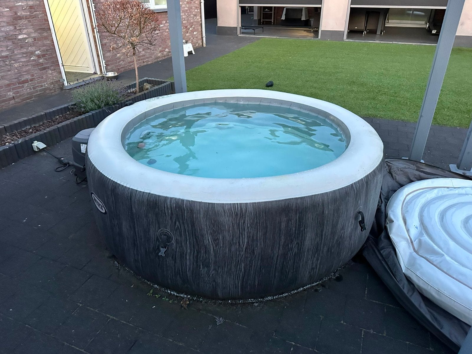 Intex 4 persoons jacuzzi € 250 euro, Jardin & Terrasse, Bains à remous et Spas, Enlèvement