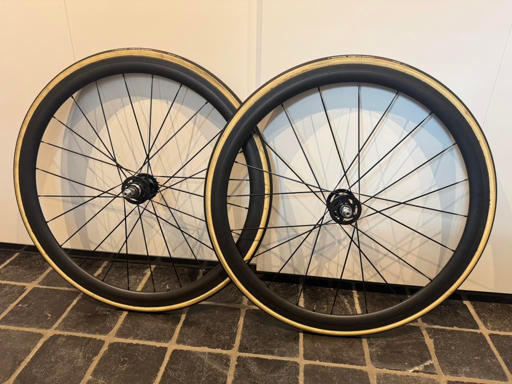 Piste wielen set Carbon 40 mm hoog, Fietsen en Brommers, Ophalen, Zo goed als nieuw, Wiel