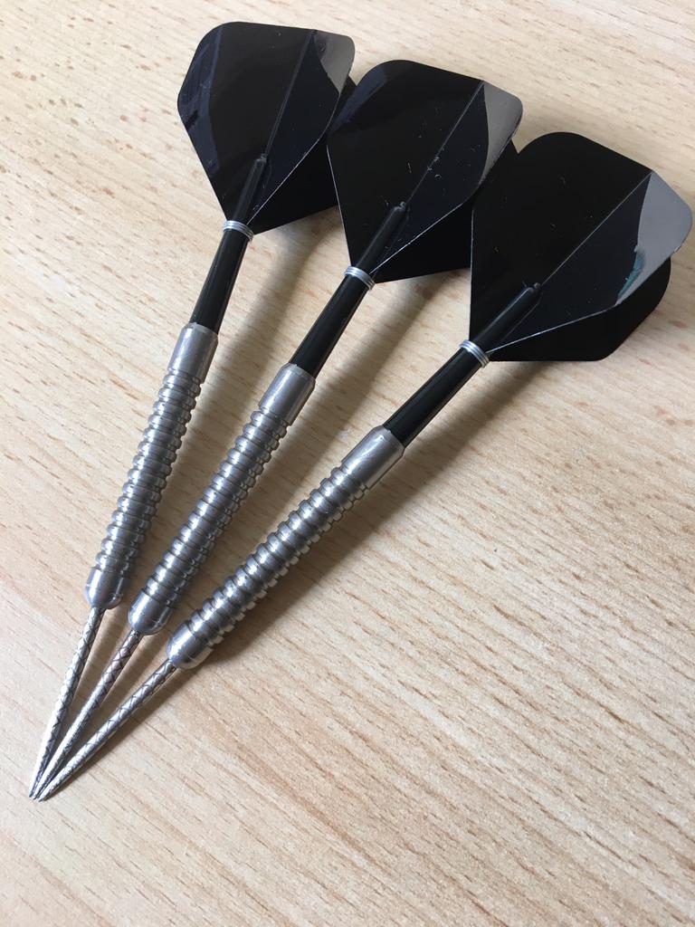 Target Adrian Lewis Gen 3 darts 25 gram, Sport en Fitness, Darts, Ophalen of Verzenden, Gebruikt, Pijlen