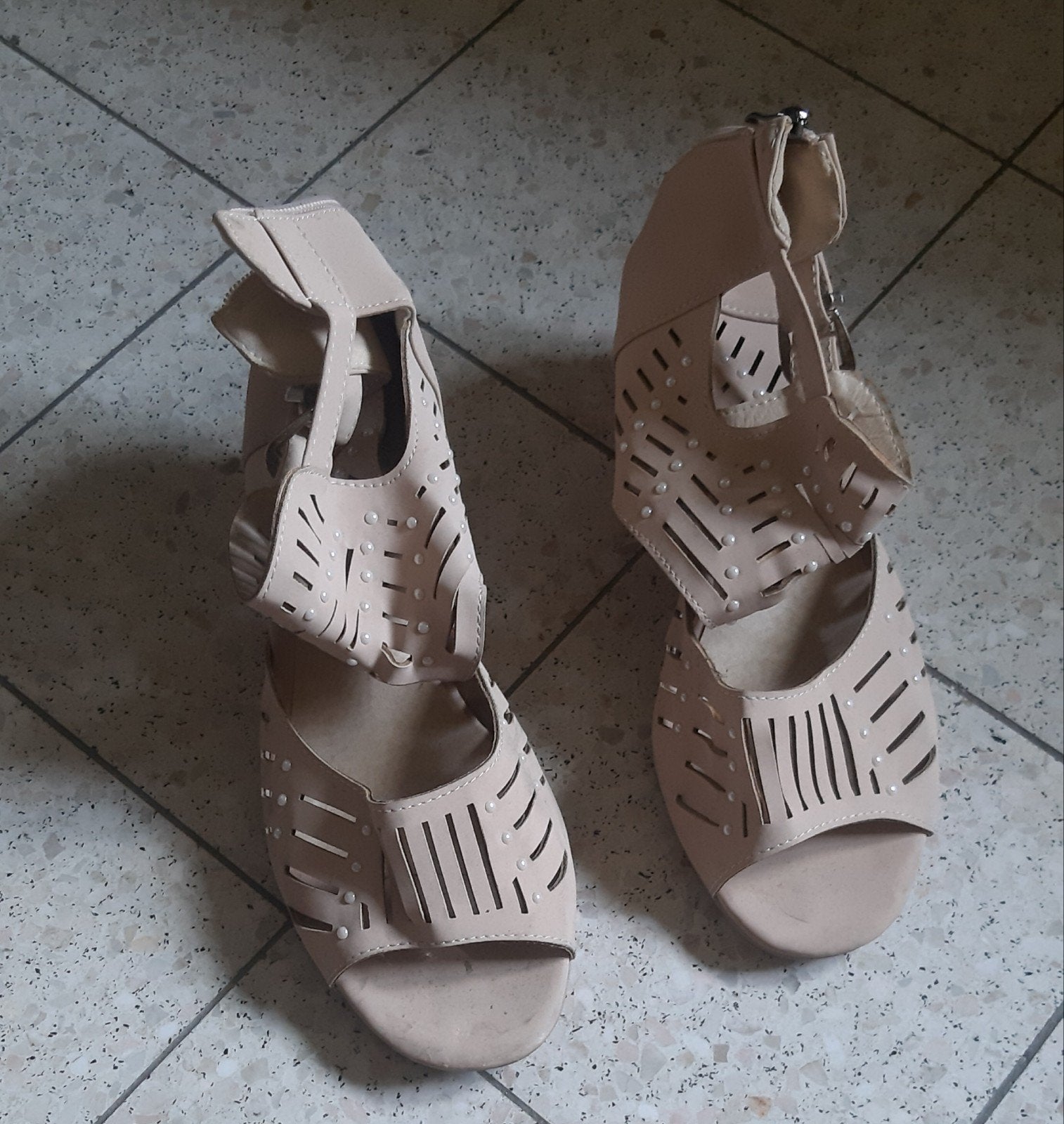 Sandales femme taille 39, Enlèvement, Porté, Beige