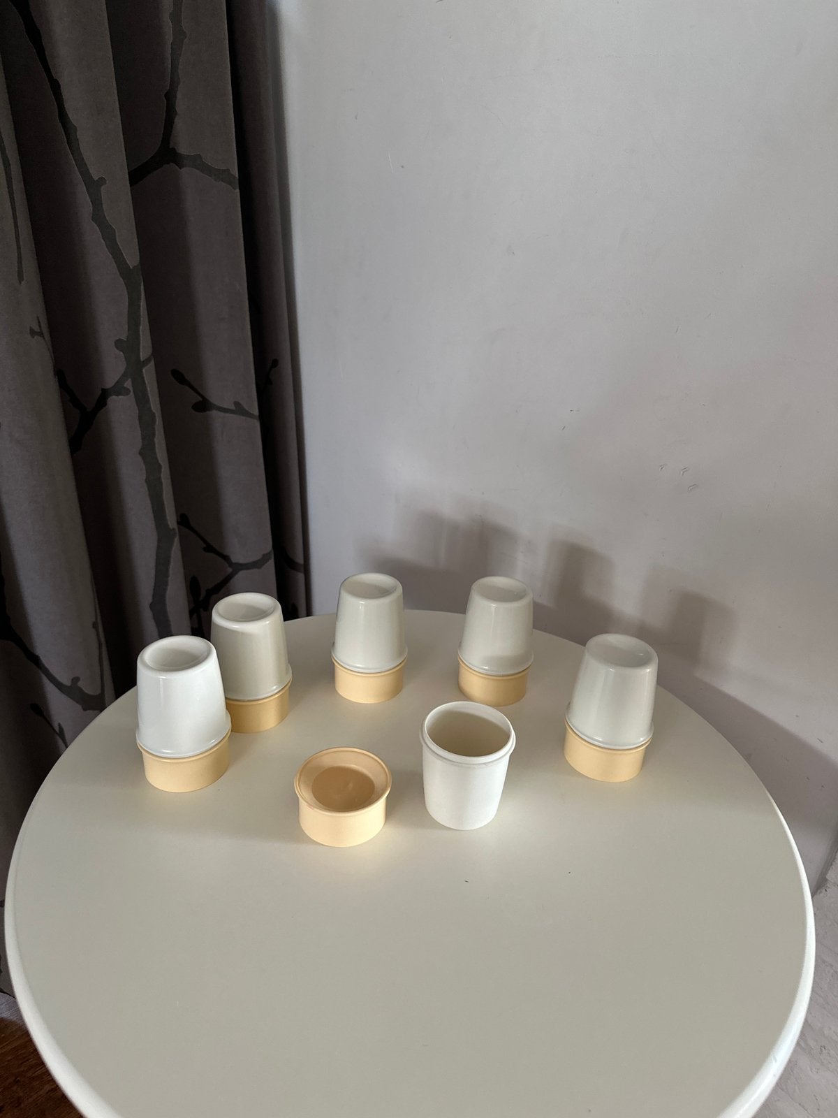 Tupperware eierdopjes 6x, Ophalen of Verzenden, Zo goed als nieuw