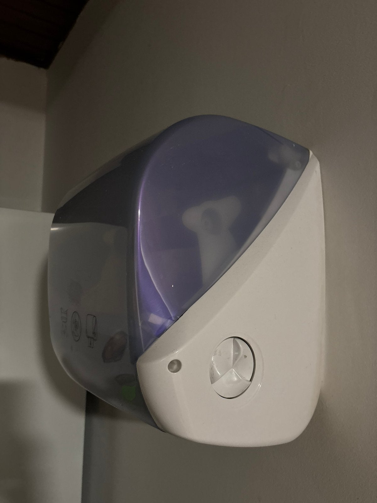 Distributeur essuie-mains professionnel Lucart, Enlèvement