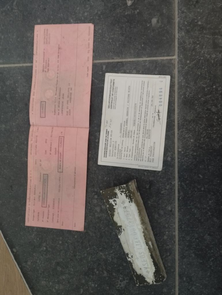 Papiers pour Suzuki samurai, Ophalen, Suzuki