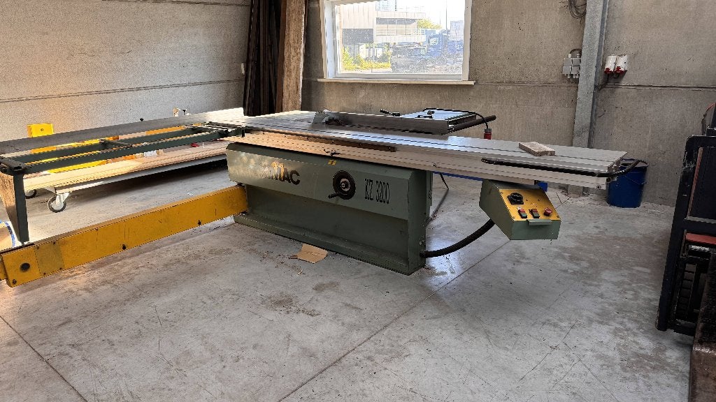 paneelzaag KIMAC KZ 3200 goede staat, Bricolage & Construction, Outillage | Scies mécaniques, 1200 watts ou plus, 70 mm ou plus