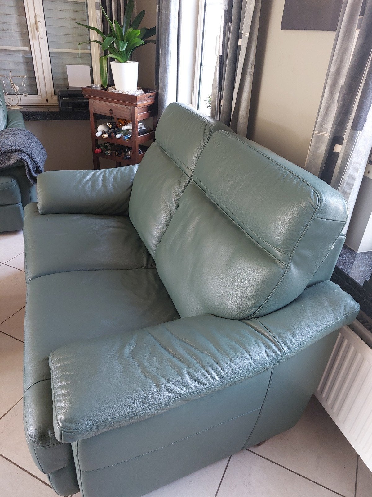 Italiaanse kwal.Natuzzi Editions 2-zitsbank olijfgroen leder, Huis en Inrichting, Zetels | Zetels, Ophalen