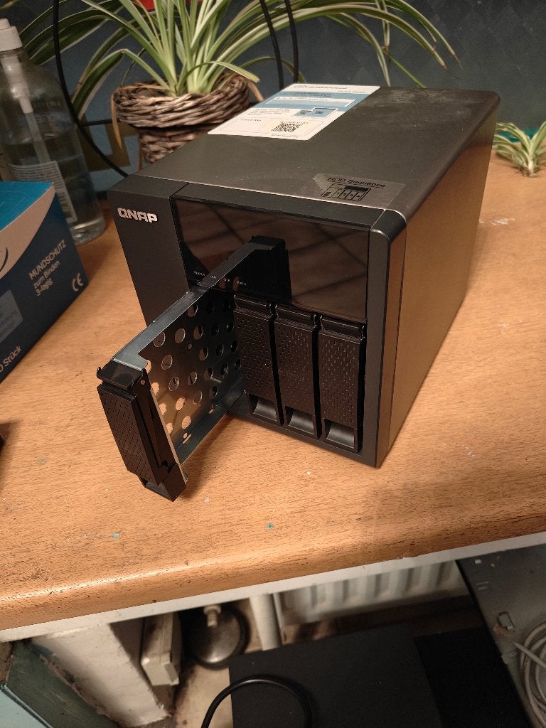 QNAP TS-420 NAS – 4-Bay – Inclusief HDD-trays – Ongetest, Ophalen of Verzenden, Gebruikt