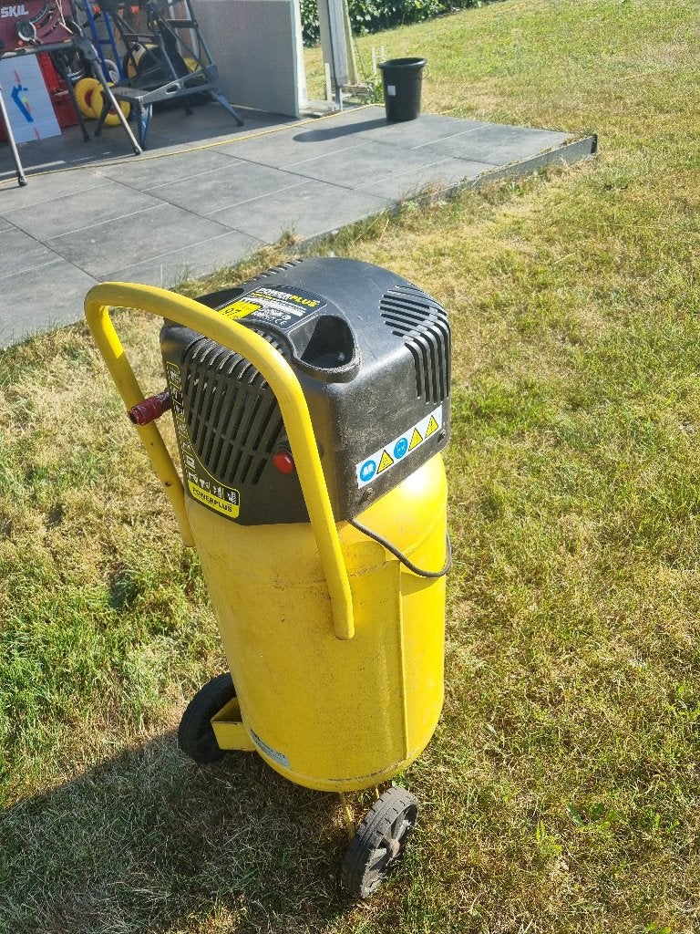compressor Powerplus, Bricolage & Construction, Compresseurs, Utilisé, 25 à 100 litres, Sans huile, Enlèvement