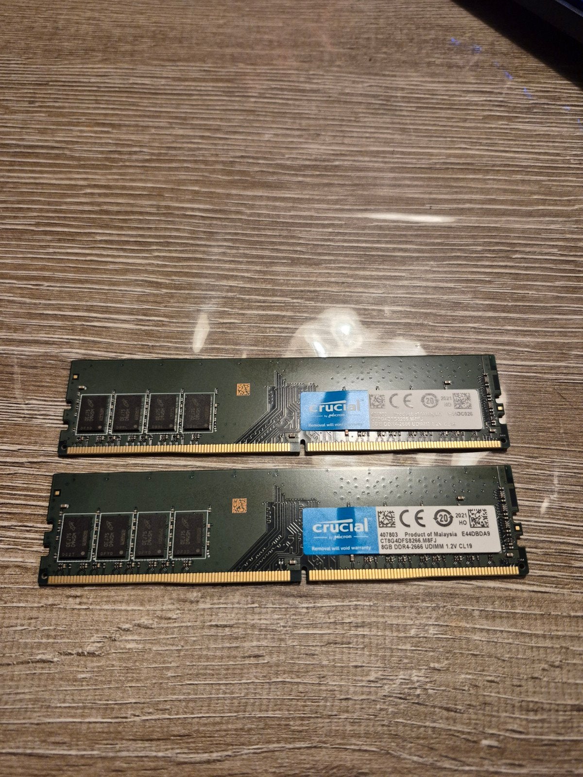 2x 8gb DDR4 ram geheugen van Crucial, Computers en Software, RAM geheugen, Ophalen, DDR4