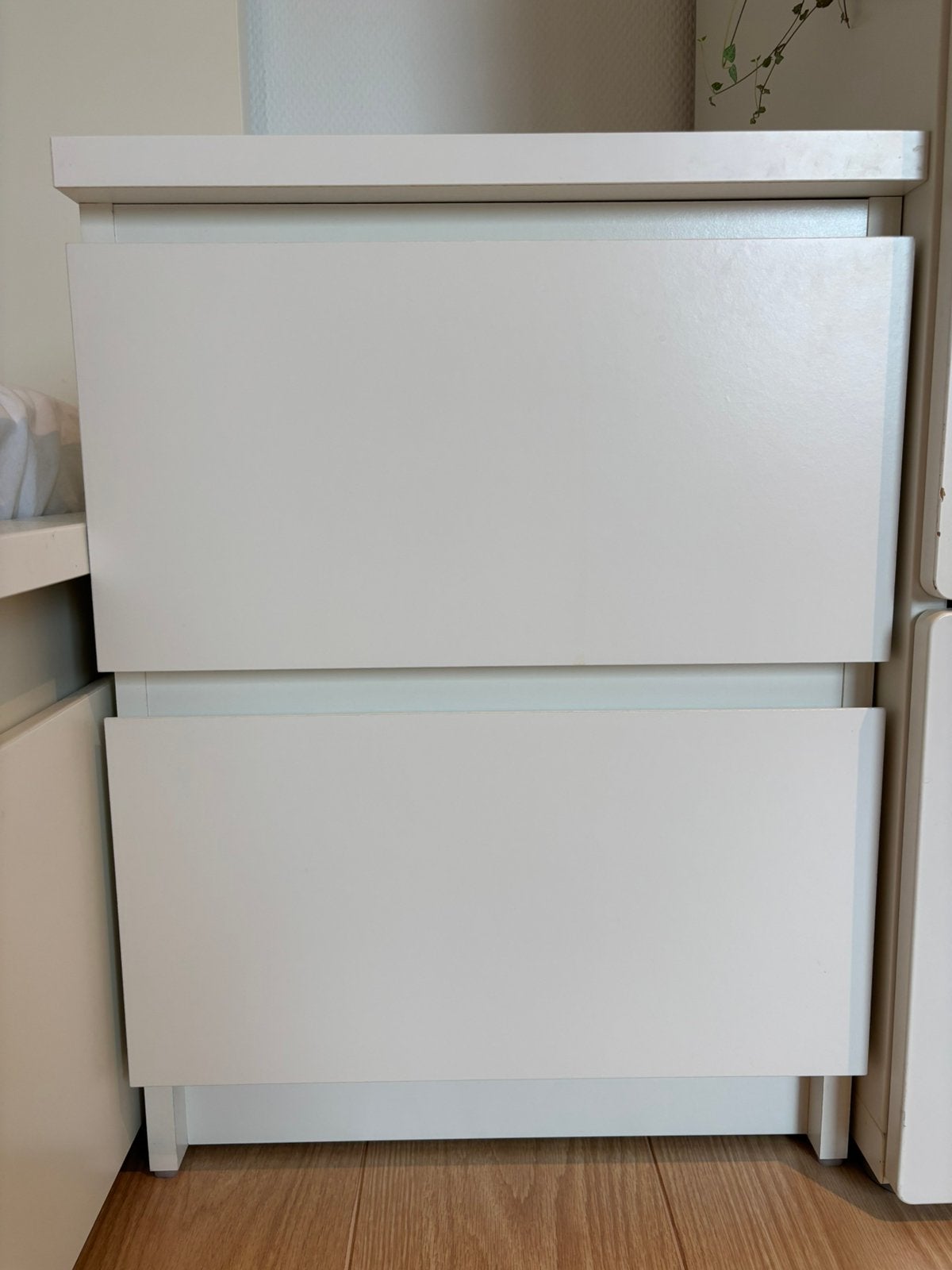 Malm nachtkastje ikea, Ophalen, Gebruikt