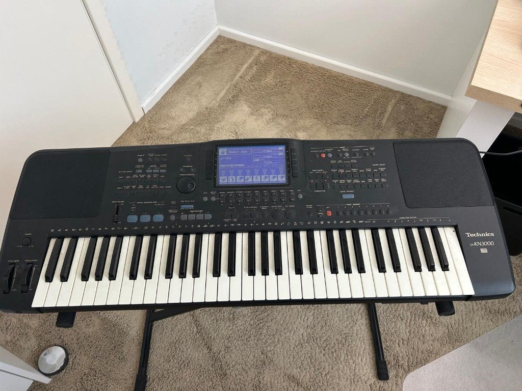 Keyboard Technics SN-KN3000, Muziek en Instrumenten, Ophalen, 61 toetsen, Zo goed als nieuw, Met standaard