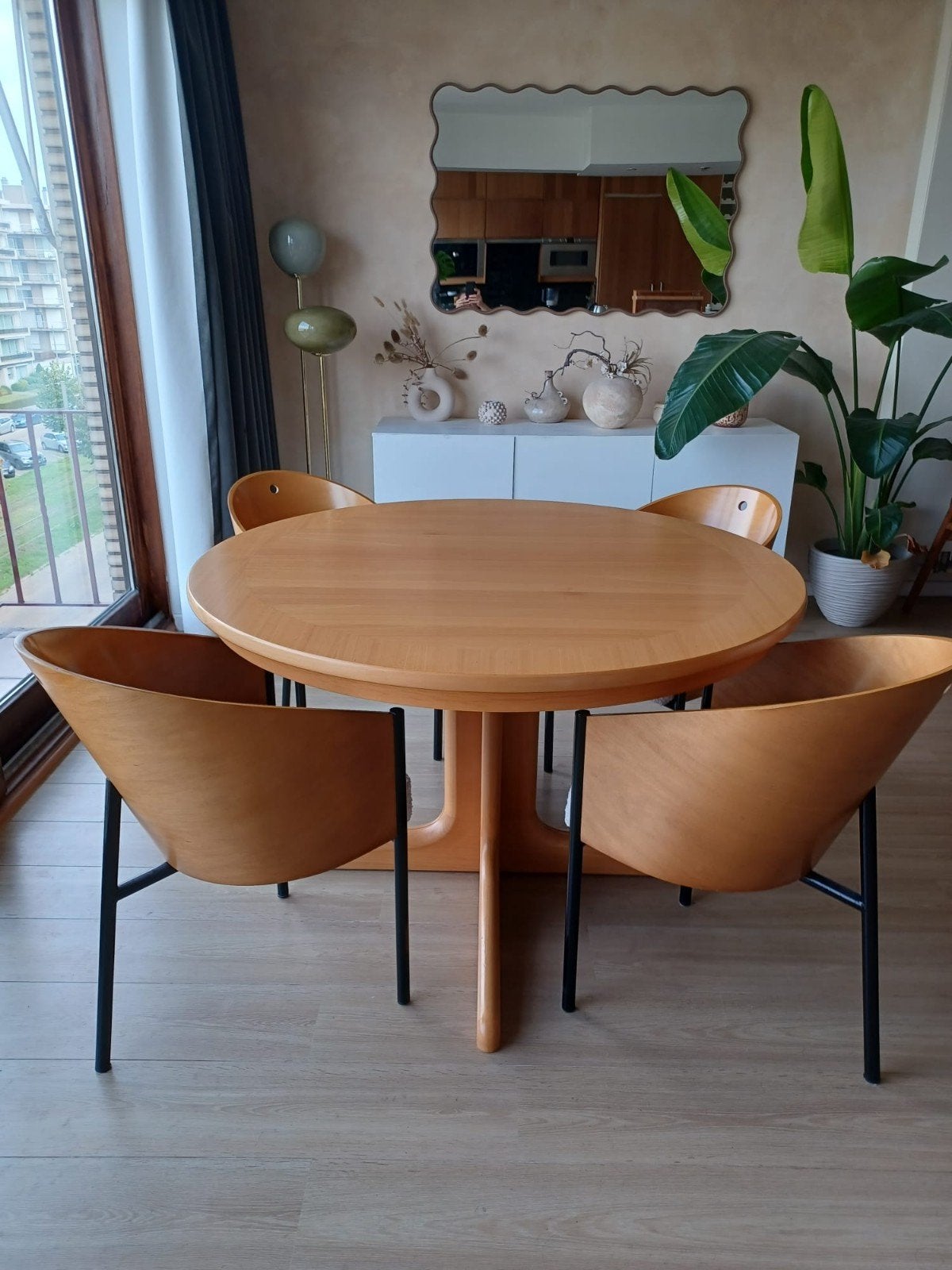 Prachtige vintage tafel met Philippe Starck design stoelen., Huis en Inrichting, Ophalen, 100 tot 150 cm, 200 cm of meer, Vintage