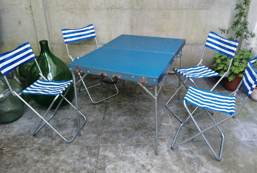 vintage kampeertafel en stoelen, Ophalen