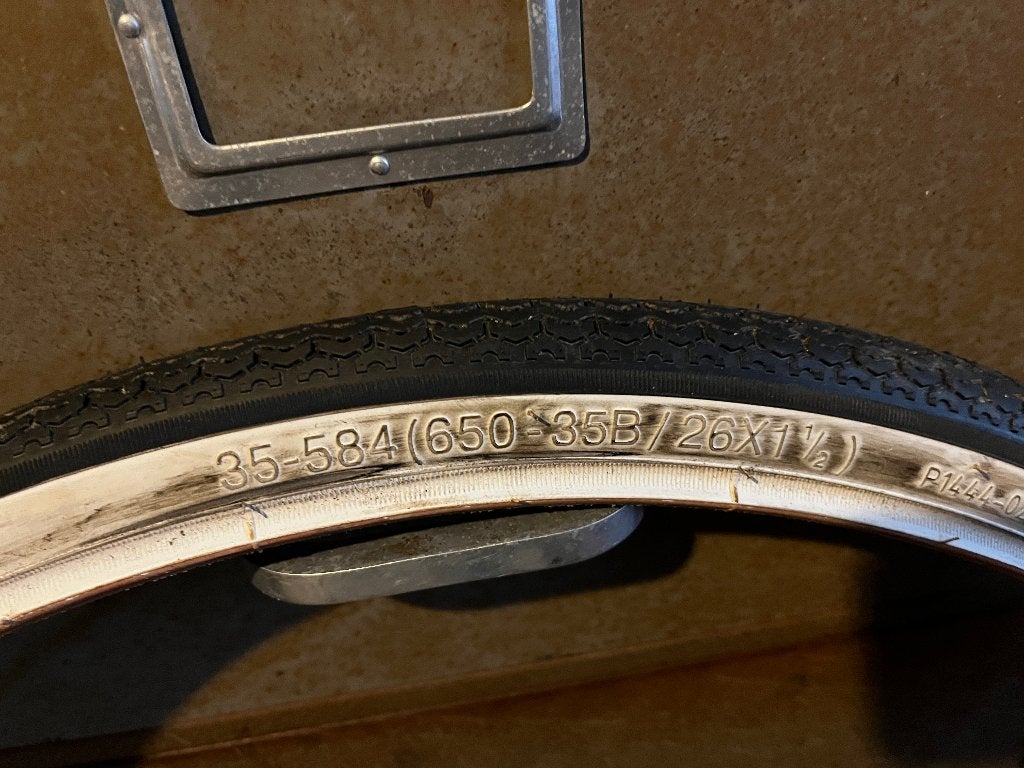 Pneus 650B 35 mm, Vélos & Vélomoteurs, Vélos Pièces, Overige merken, Caoutchouc, Pneu, Comme neuf