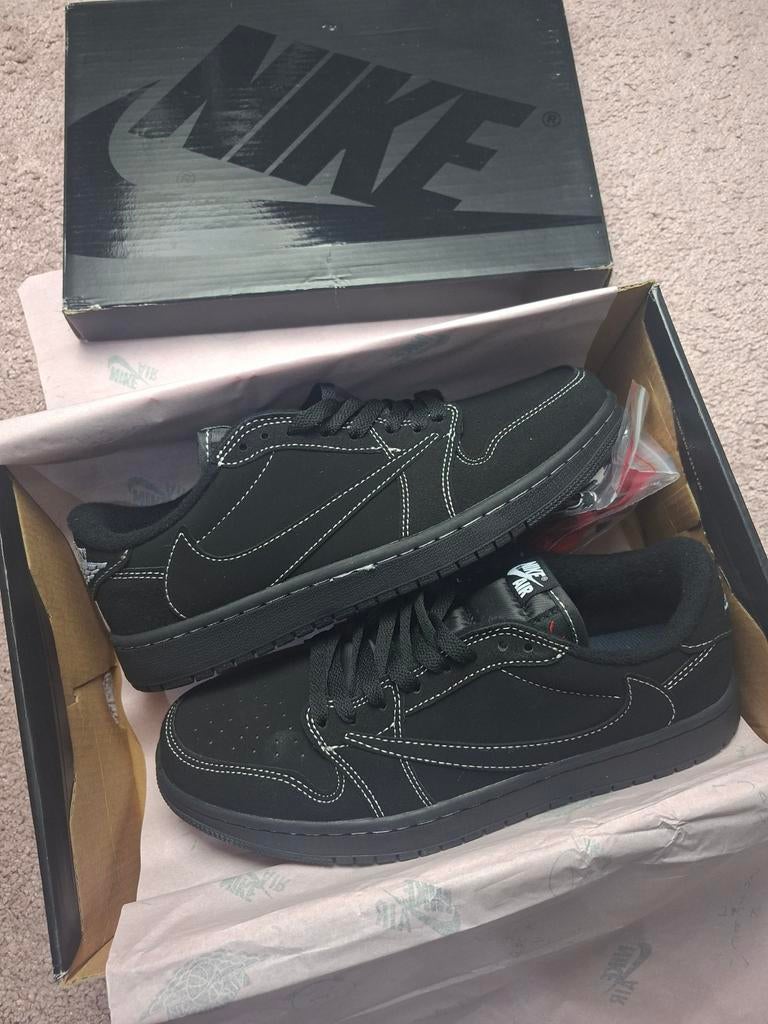 Travis Scott - Phantom Black 42/43/44, Ophalen
