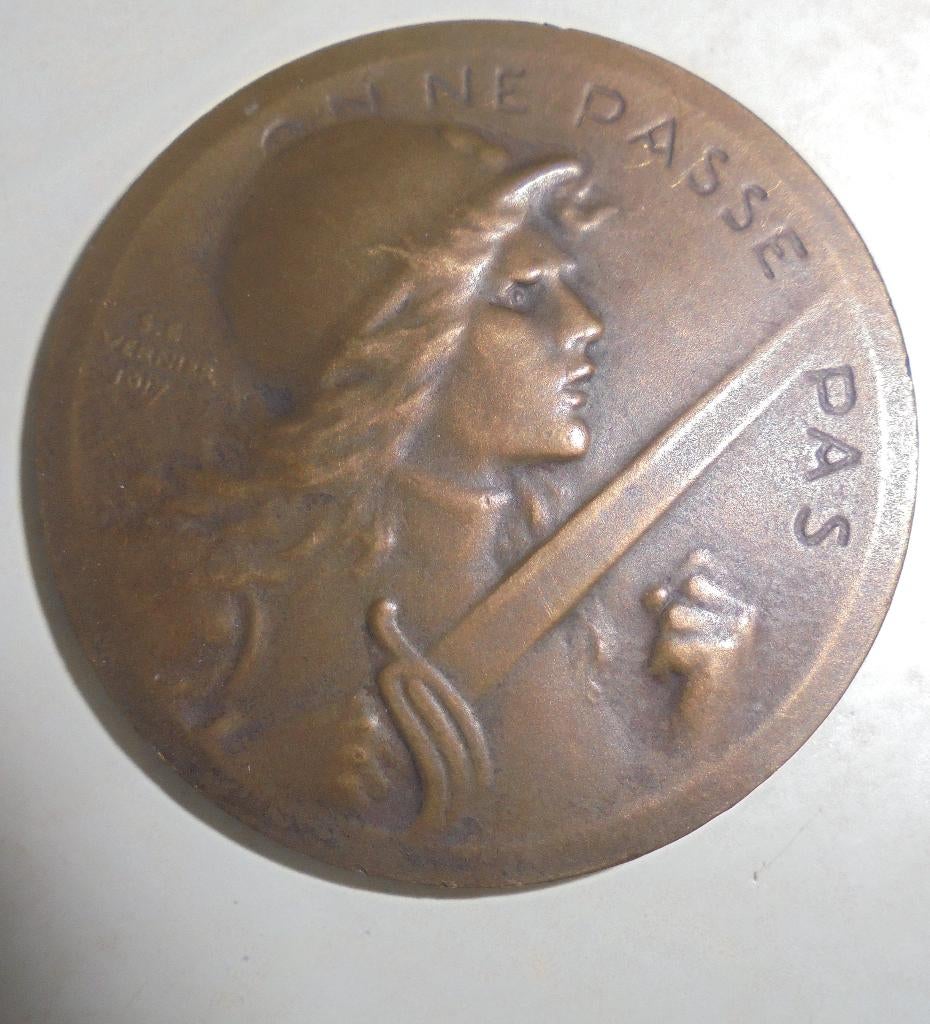 Bronzen penning(medaille) Verdun 1916, Verzamelen, Ophalen of Verzenden, Landmacht, Lintje, Medaille of Wings