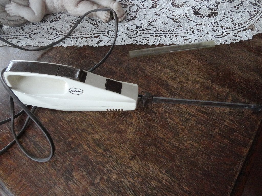 Elektrisch vleesmes, Kunststof, Gebruikt, Ophalen of Verzenden, Los bestek