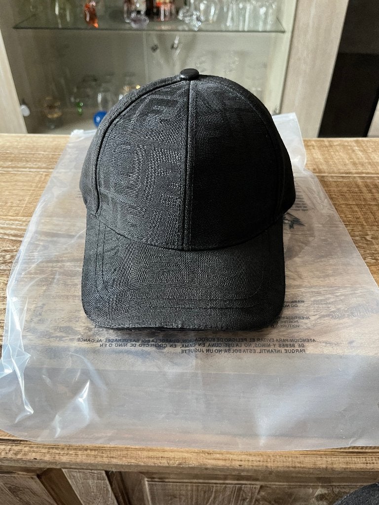 Casquette noir FENDI avec emballage d’origine, Kleding | Heren, Ophalen, One size fits all, FENDI, Pet