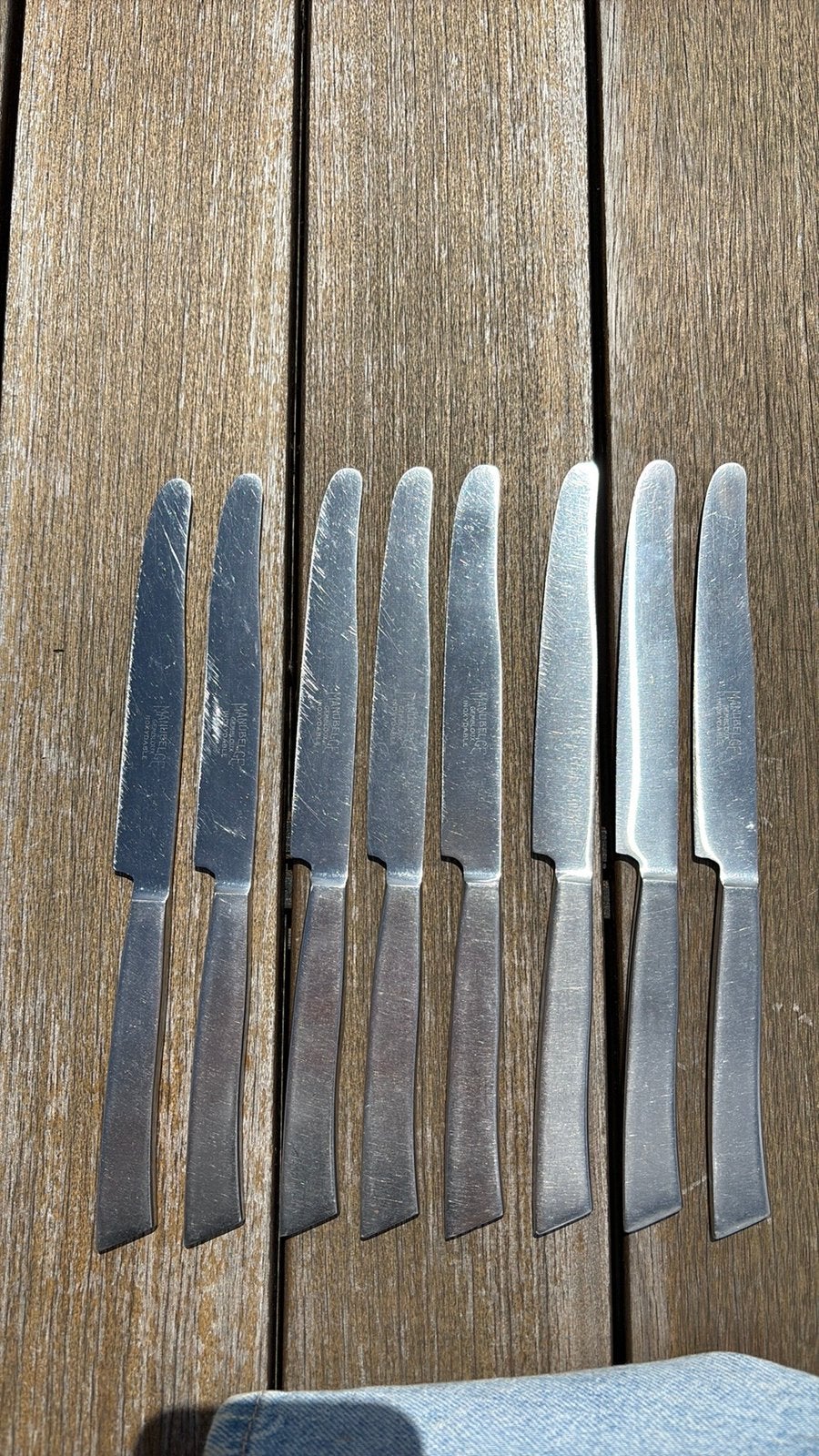 8 Couteaux de table Manubelge, Envoi