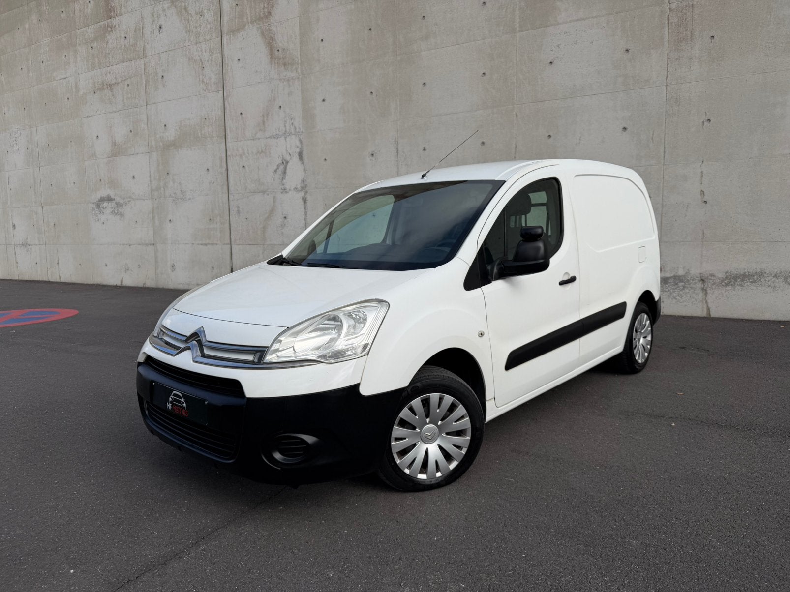 Citroën Berlingo | 2014 | EURO5B | 1steOwner | 75PK, Auto's, Voorwielaandrijving, Used 1. Bestelwagens met ervaring., 4 cilinders
