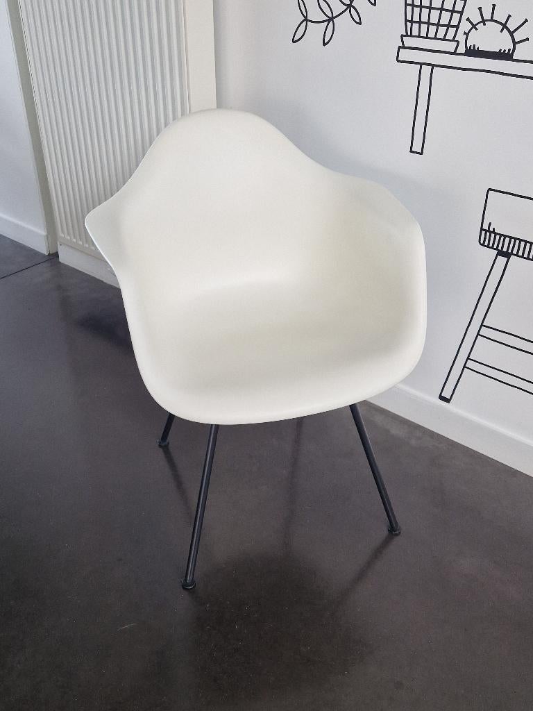 Vitra Eames stoelen, Huis en Inrichting, Stoelen, Ophalen, Overige materialen, Wit, Zo goed als nieuw