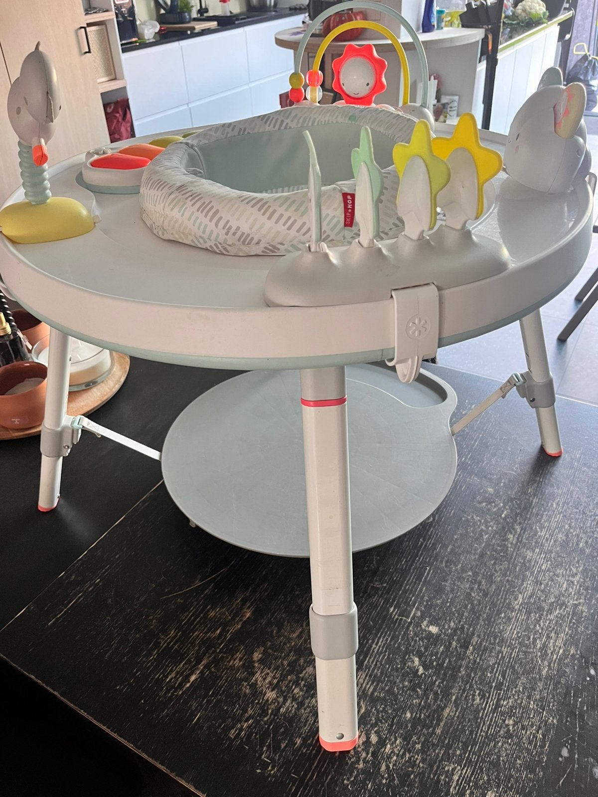 Babyspeeltafel skiphop, Enfants & Bébés, Enlèvement, Comme neuf