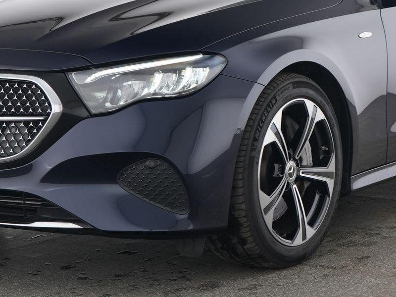 Mercedes-Benz E-klasse 300 De Break Luxury Line | Trekhaak |, Auto's, Automaat, Gebruikt, 4 cilinders, Blauw
