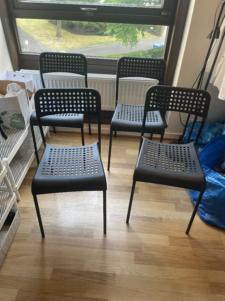 Chaises IKEA ADDE noires – Très bon état, Maison & Meubles, Chaises, Comme neuf, Enlèvement, Synthétique, Quatre