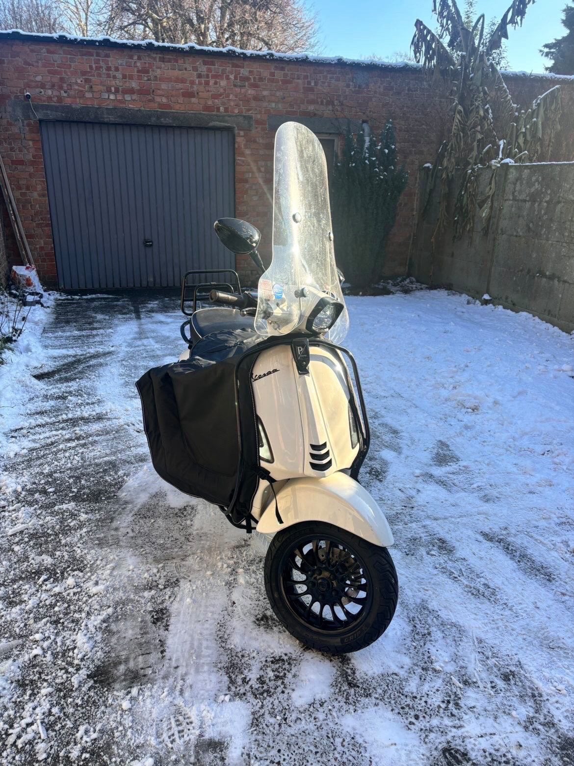 Vespa sprint 50cc, Fietsen en Brommers, Scooters | Vespa, Ophalen, Zo goed als nieuw