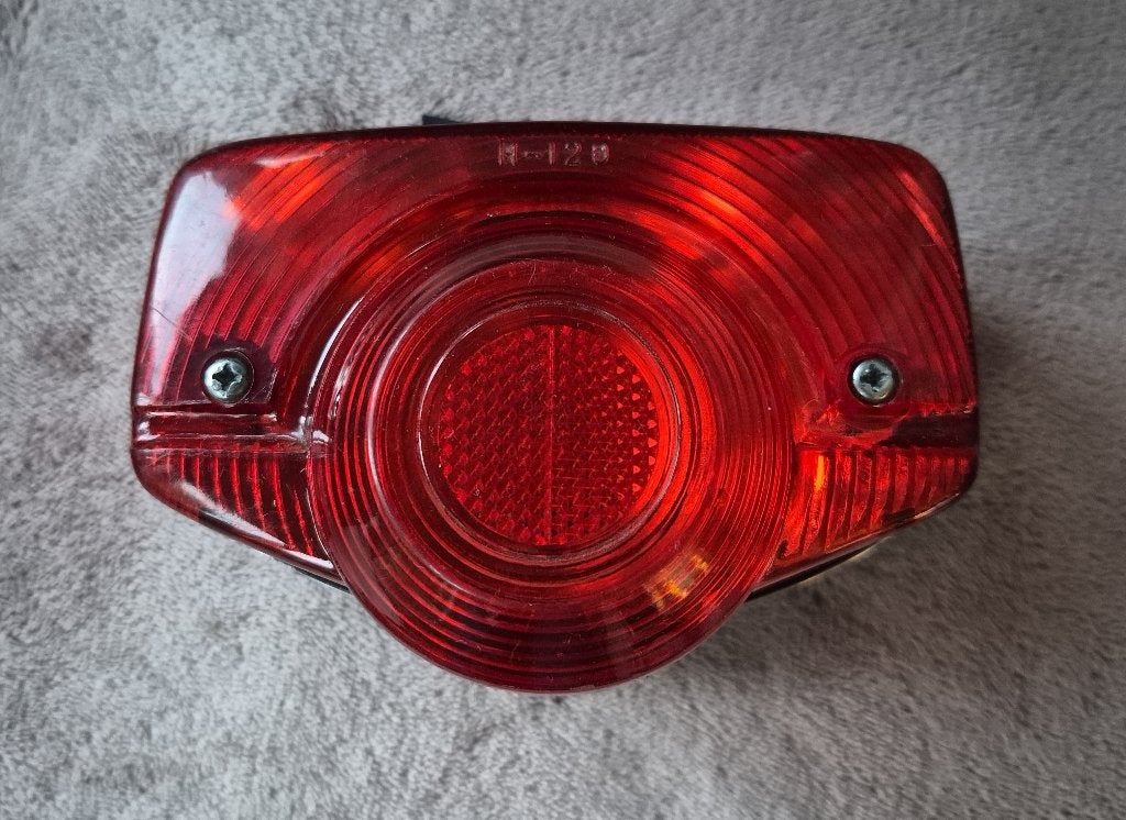 HONDA C70 CB100 CB175 CL100 CL125 CL70 CL90 etc. achterlicht, Ophalen of Verzenden, Gebruikt