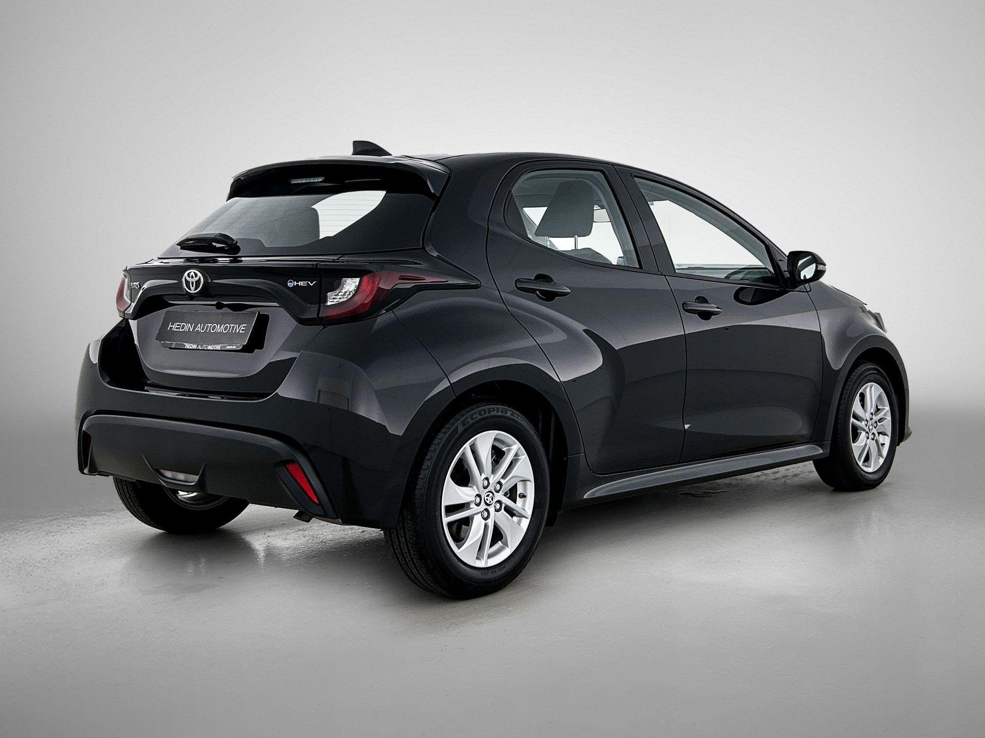 Toyota Yaris 1.5 VVT-i Hybrid Dynamic e-CVT | Navigatie | Ac, Dealer onderhouden, Gebruikt, Overige kleuren, 116 pk
