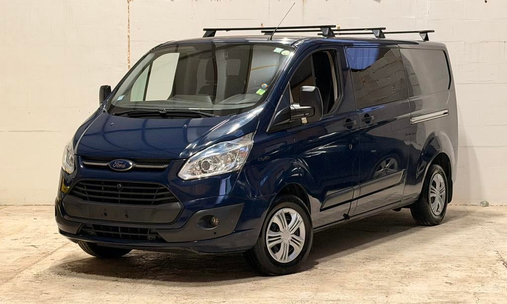 Ford Transit costum 115.000 km / 2015 / dubbelcbaine / airco, Auto's, Bestelwagens en Lichte vracht, Bedrijf, Ford, Te koop, Trekhaak