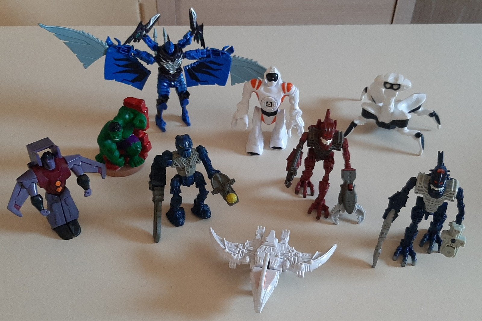 9 actiefiguren o.a. transformers, de Hulk, Bionicle,..., Kinderen en Baby's, Speelgoed | Actiefiguren, Ophalen of Verzenden, Zo goed als nieuw