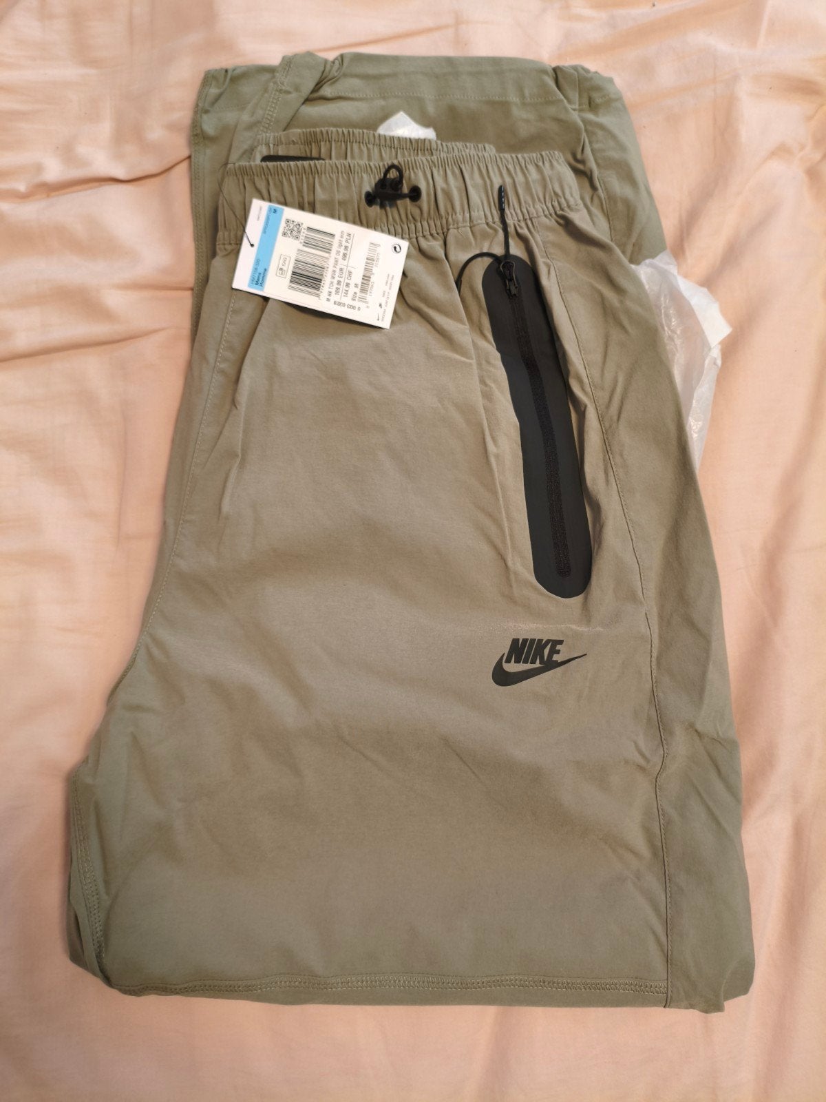 pantalon de survêtement jogging Nike tech woven beige neuf, Enlèvement ou Envoi, Beige