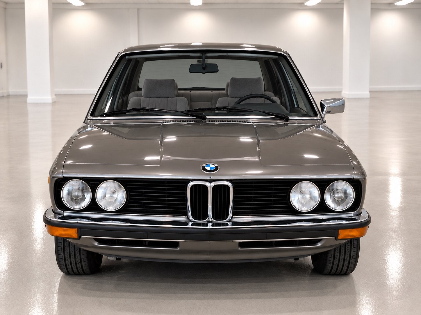 BMW 520 E12 1978 Oldtimer Automaat 64000 km, Autos, 90 kW, Argent ou Gris, 4 portes, 6 cylindres
