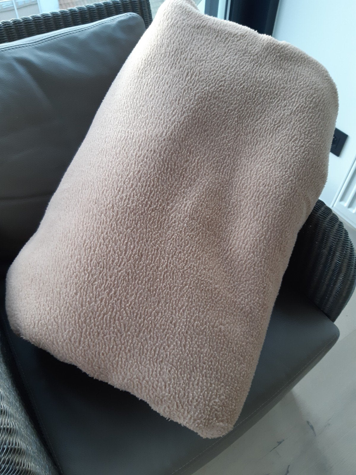 zachte deken 2m40x2m30, Ophalen, Beige