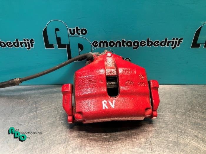 Remklauw (Tang) rechts-voor van een Volkswagen Golf (Golf 09, Gebruikt, -, Volkswagen, -