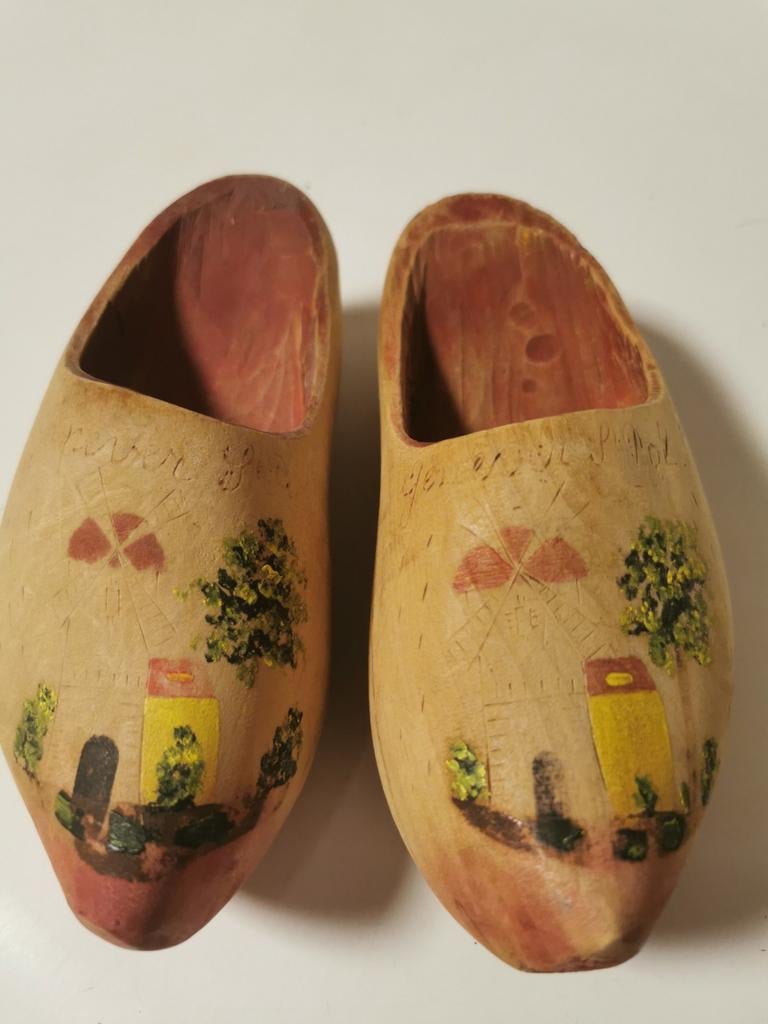 Heel oude houten klompjes, Antiek en Kunst, Ophalen