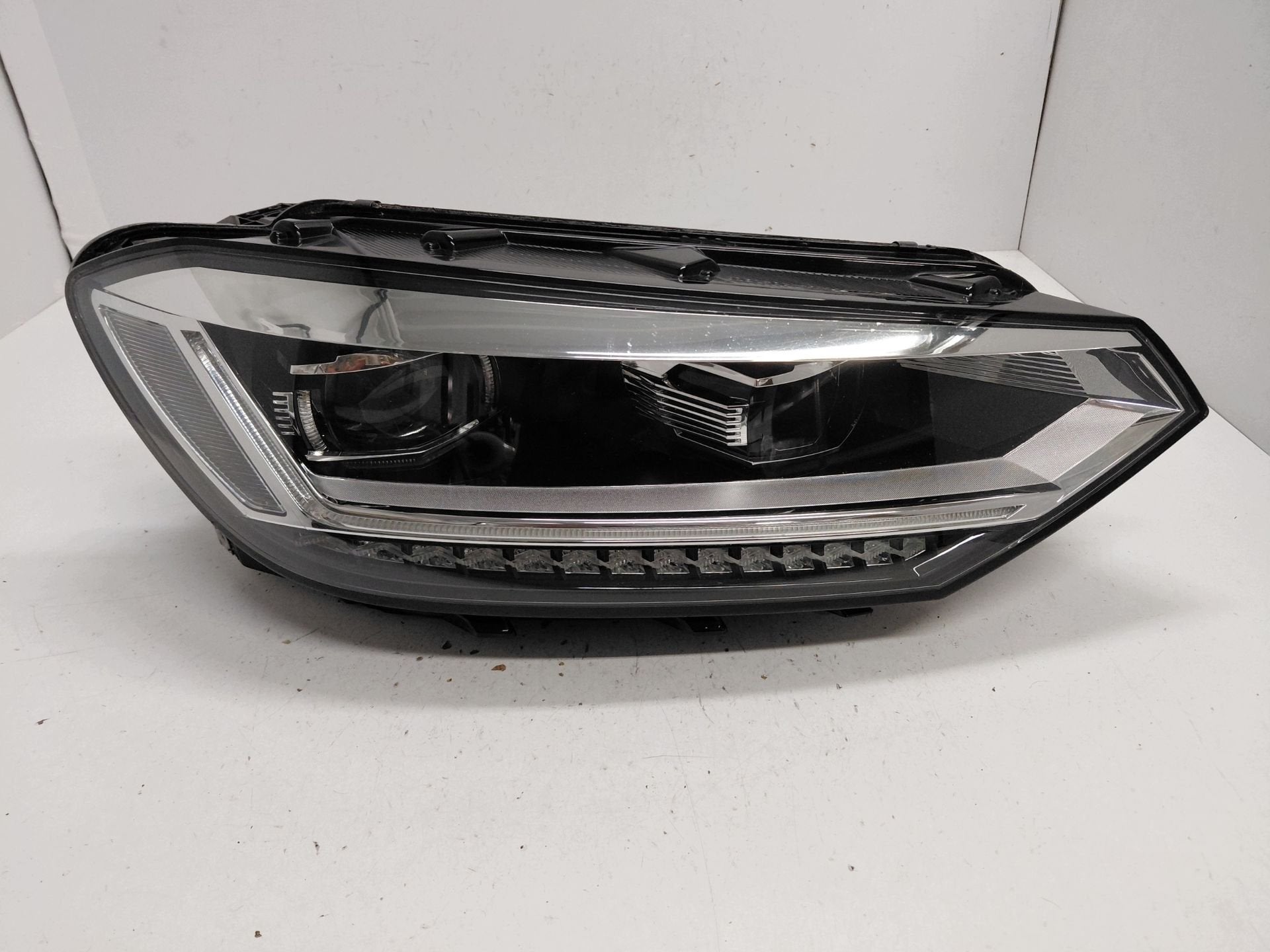 Phare droit pour Volkswagen Touran 5TB941082A, Volkswagen, Volkswagen AG, Vw@volkswagen.de, Utilisé