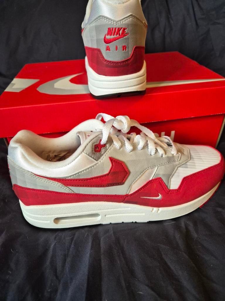 (42)Splinternieuwe exclusieve Nike Air Max 1 swoosh low poly, Kleding | Heren, Schoenen, Overige kleuren, Nike, Nieuw, Ophalen of Verzenden