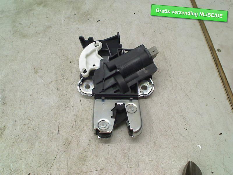 SERRURE COFFRE Audi A4 (B8) (01-2007/12-2015) (4F5827505D), Dhr. R. de Gouw, Haillon arrière, Audi, Utilisé