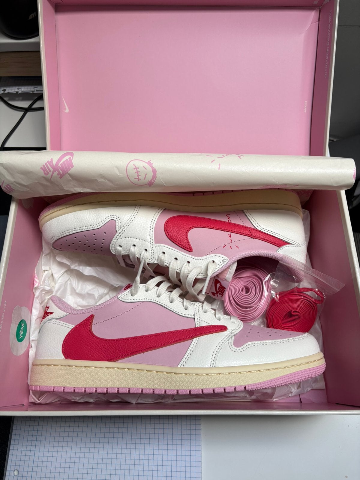 Travis scott tropical pink taille 44, Enlèvement, Neuf