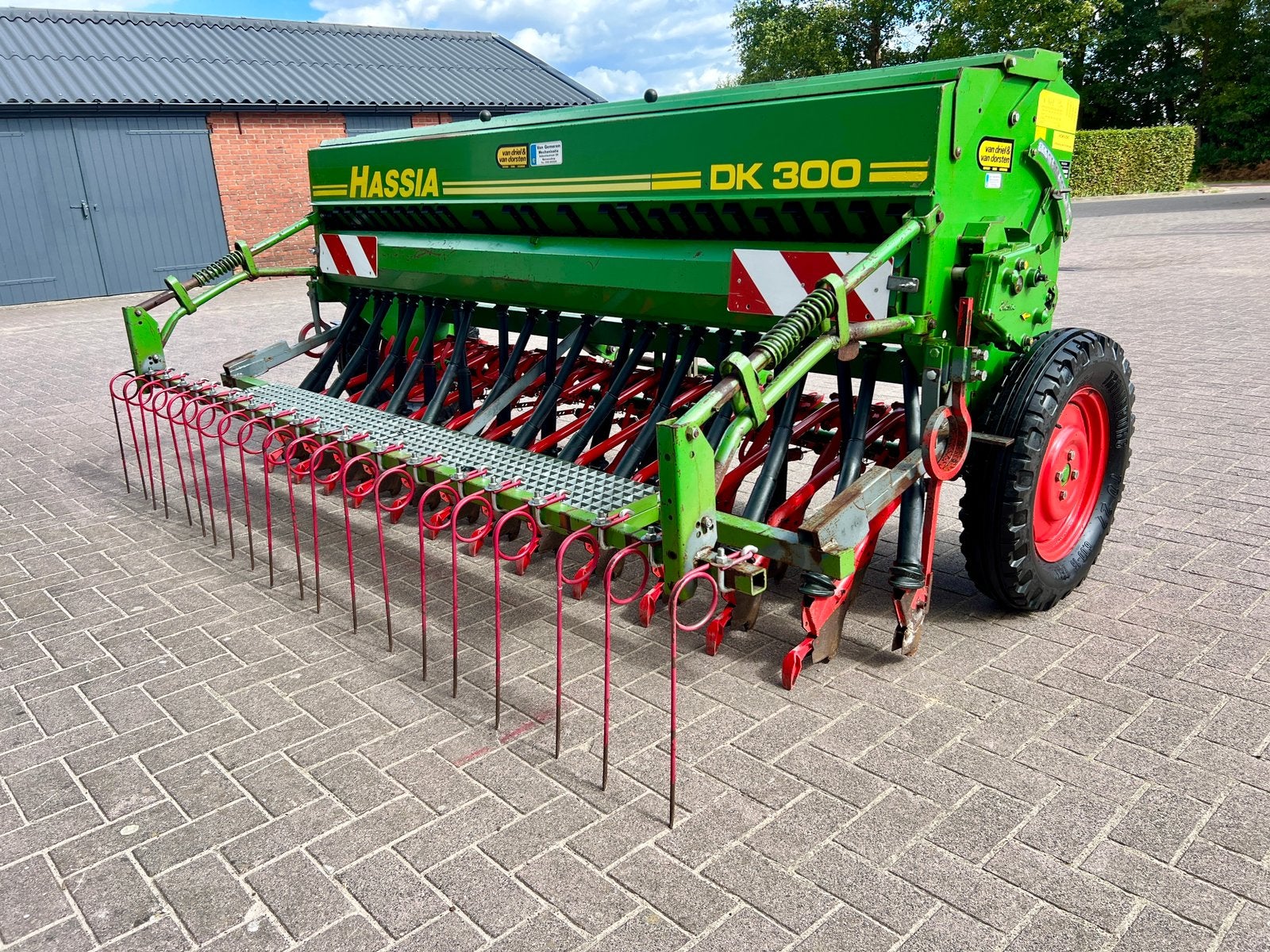 Zaaimachine Hassia DK 300 ( lemken ) 25 pijpen, Verzenden