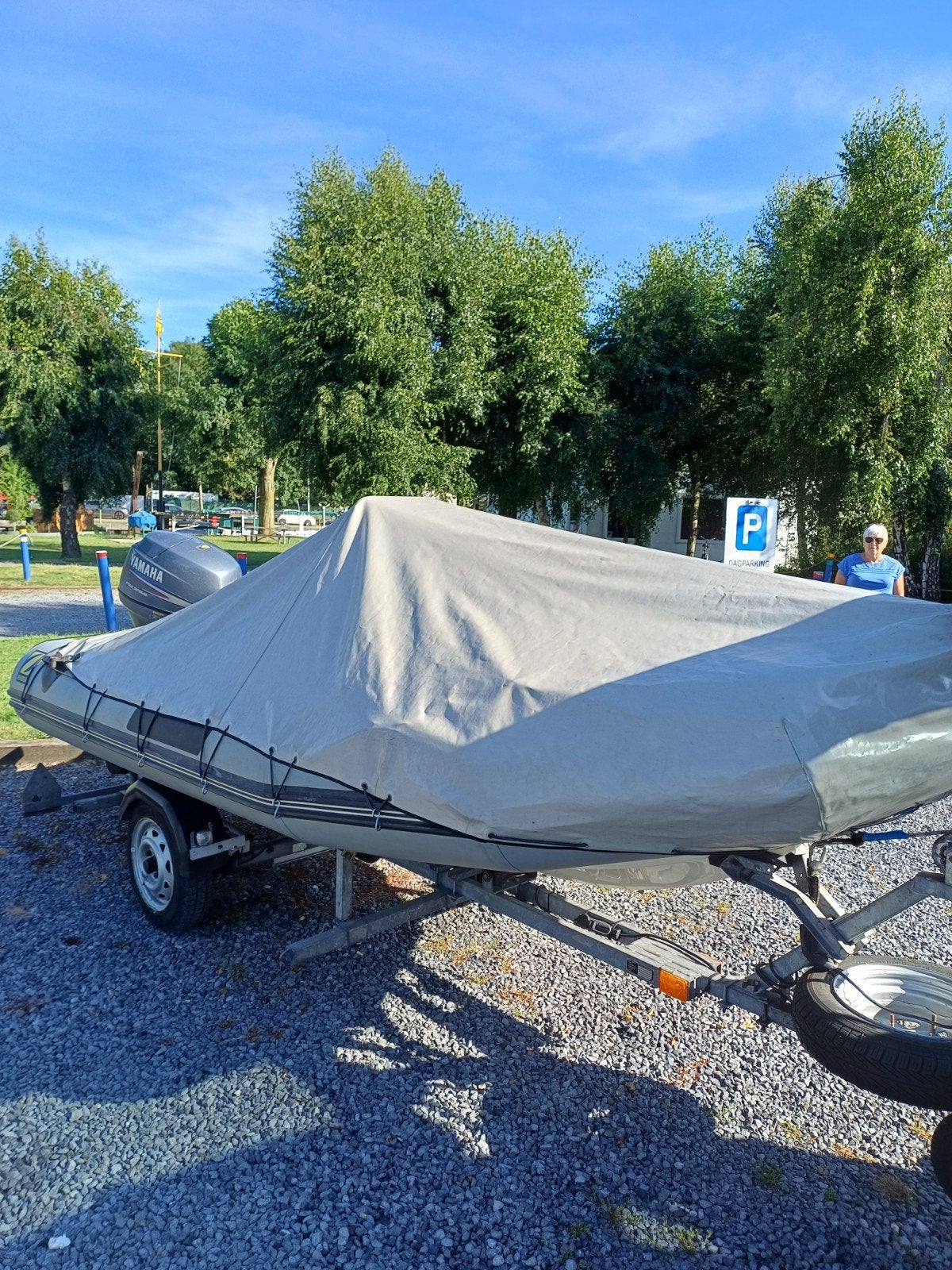 bateau en caoutchouc et polyester Zodiac gris, 42 m, 18 m, Pagaies, Polyester/fibre de verre