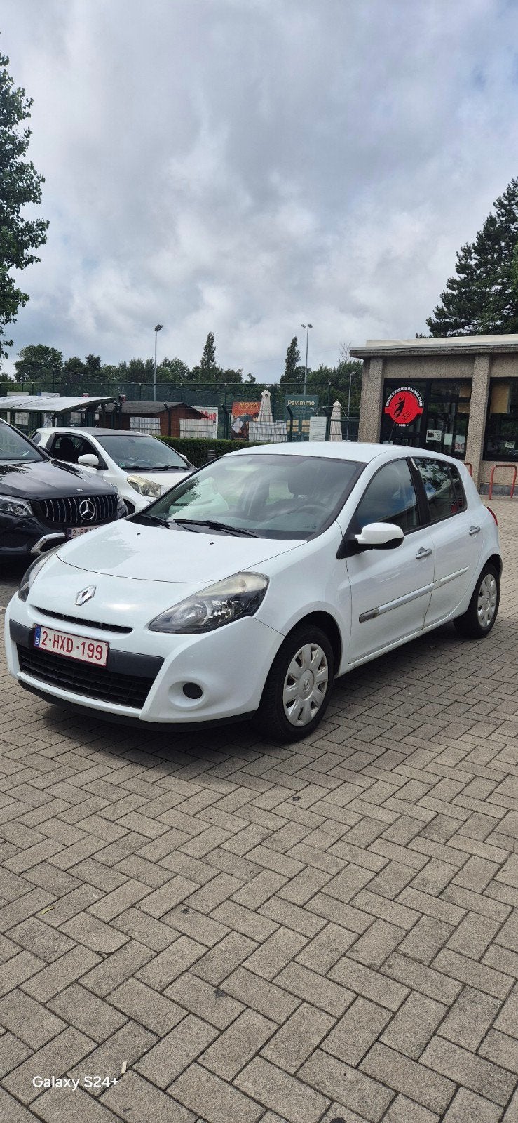 Renault clio 3 1.5dci 2011 147000km papier ok 2 clefs 2850€, Autos, Particulier, Achat