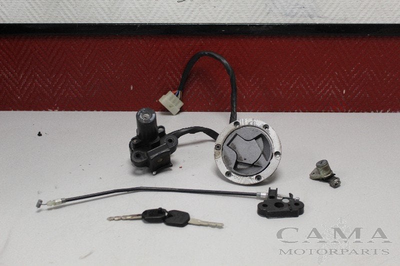 ENSEMBLE DE VERROU ET CYLINDRE DE PORTES Kawasaki, Dhr. S. di Majo, Utilisé, Info@cama-motorparts.nl, P.J. Troelstraweg 8 8
3144 CX  MAASSLUIS, NL
