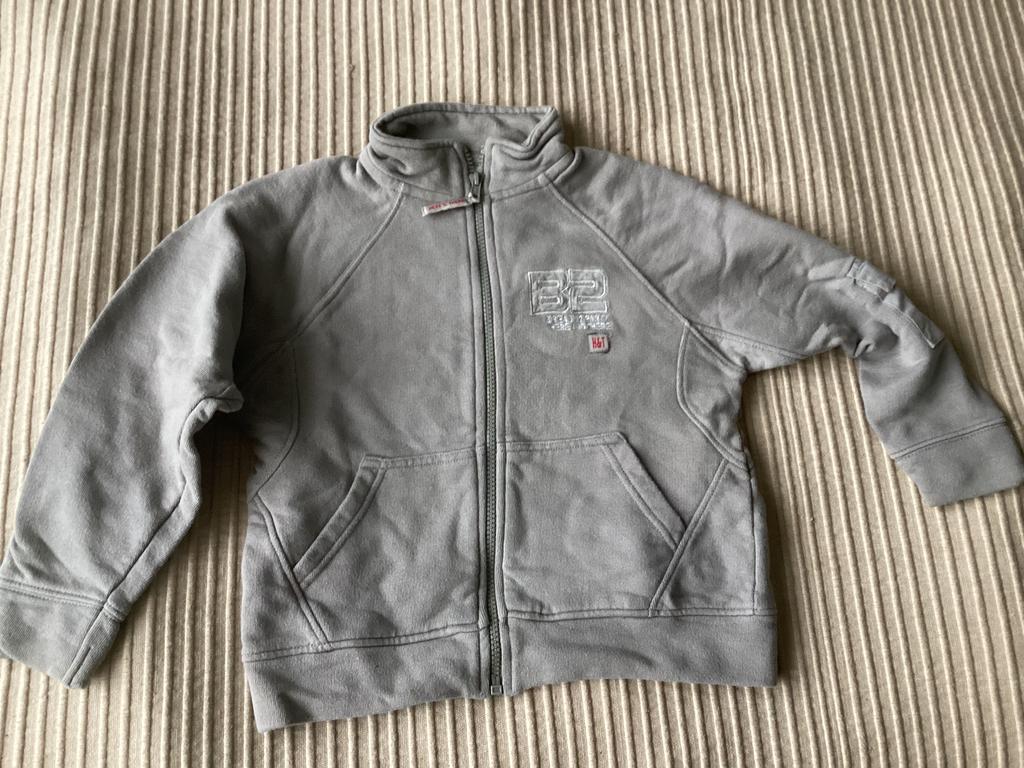 Pull zippé gris Here & There - Taille 117, Enlèvement ou Envoi, Utilisé, Garçon ou Fille, Pull ou Veste